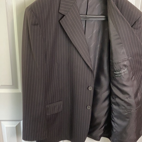 Gently worn Vittorio StAngelo Brown stripe suit - Picture 5 of 14